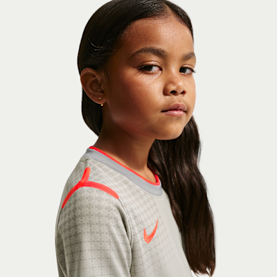 England x Palace Little Kids' Short-Sleeve Soccer Top. Nike.com